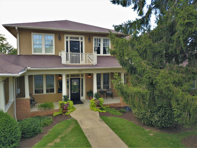 Victoria West 123 Red Oak Properties